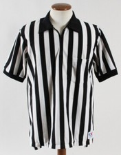 Camisa, pantalón, sombrero y zapatos uniforme usado en juegos de árbitro