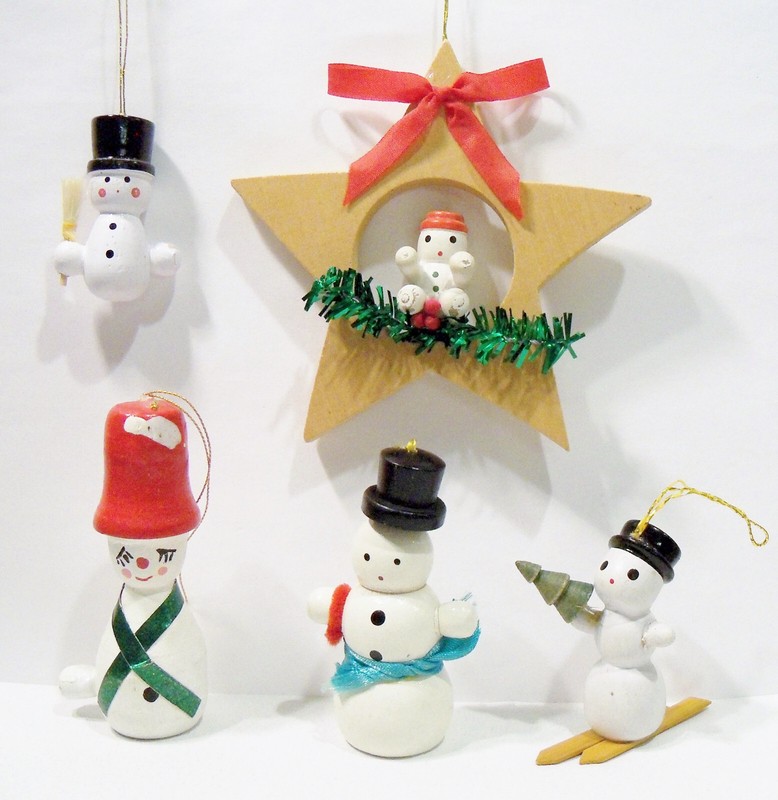 Snowman Themed Skis Star Wood Wooden Tinsel Ribbon Straw Vtg Christmas Ornaments