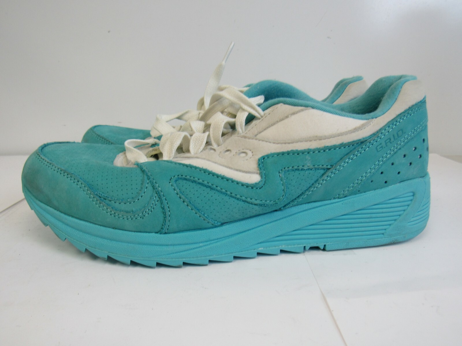 saucony grid quilted