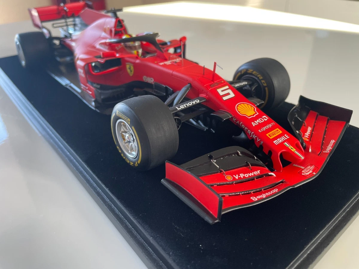 Horloge Murale Miniature F1 2015 - Sebastian Vettel Ferrari N°1 - 18x30 Cm