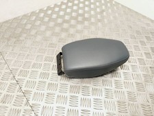 Nissan Juke II F16 2020 Vorne Armlehne UVY40502