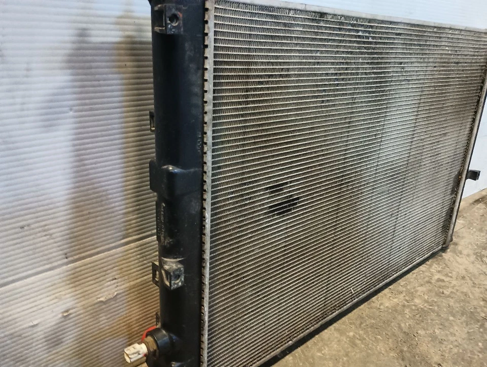 Радиатор от 2017 Honda Civic 1,5 л MT 11709208 - Изображение 3 из 4