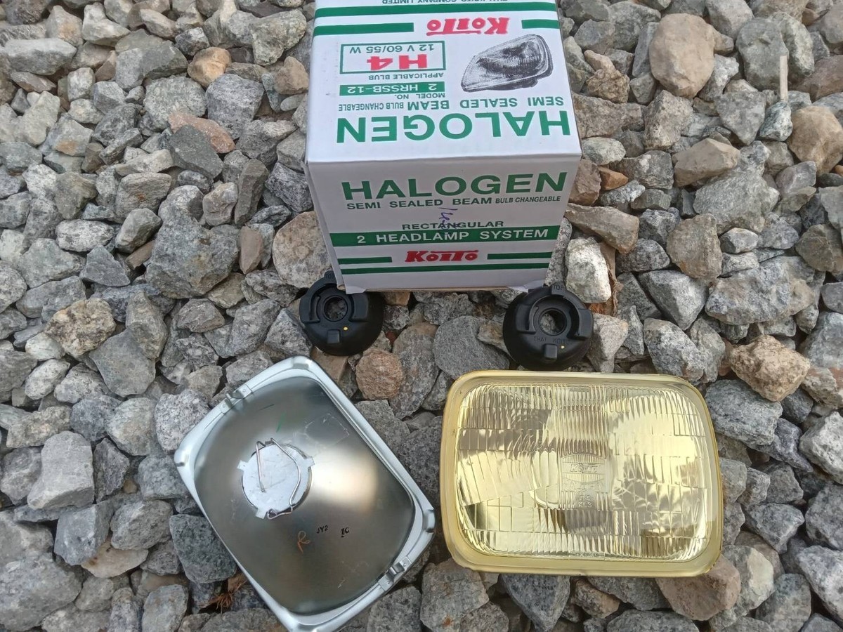 1Pair Yellow Color Koito H-4 HEAD LAMPS LIGHT RH - LH FOR TOYOTA