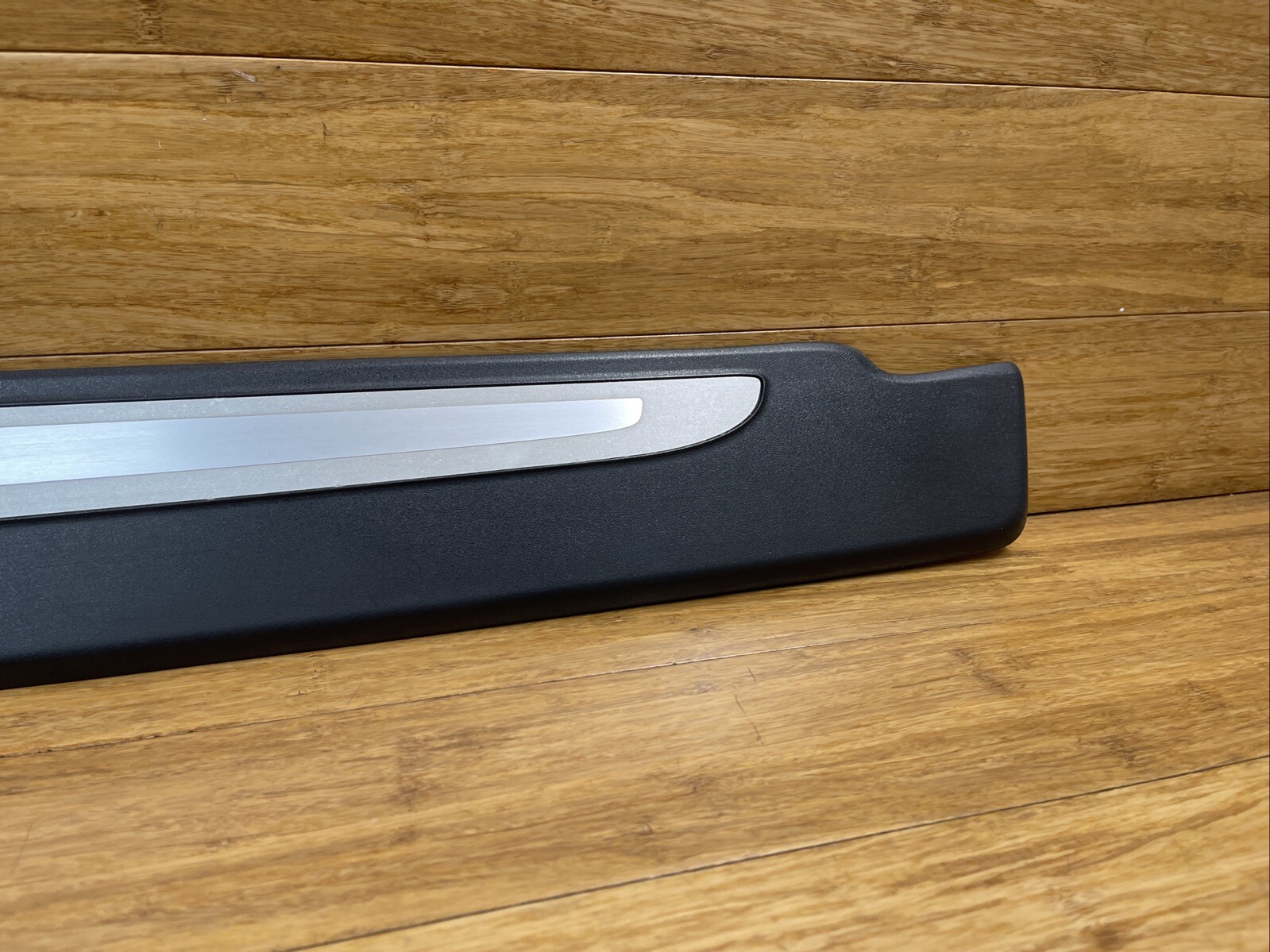 2014-2015 Audi R8 42 Right Side Door Sill Scuff Plate Cover Trim Panel OEM