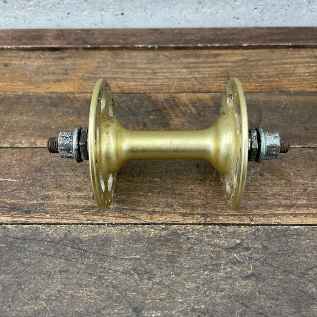 パーツ NOS SUNTOUR LARGE HUB FRONT 36H RED NOS SUNTOUR LARGE HUB FRONT 36H RED
