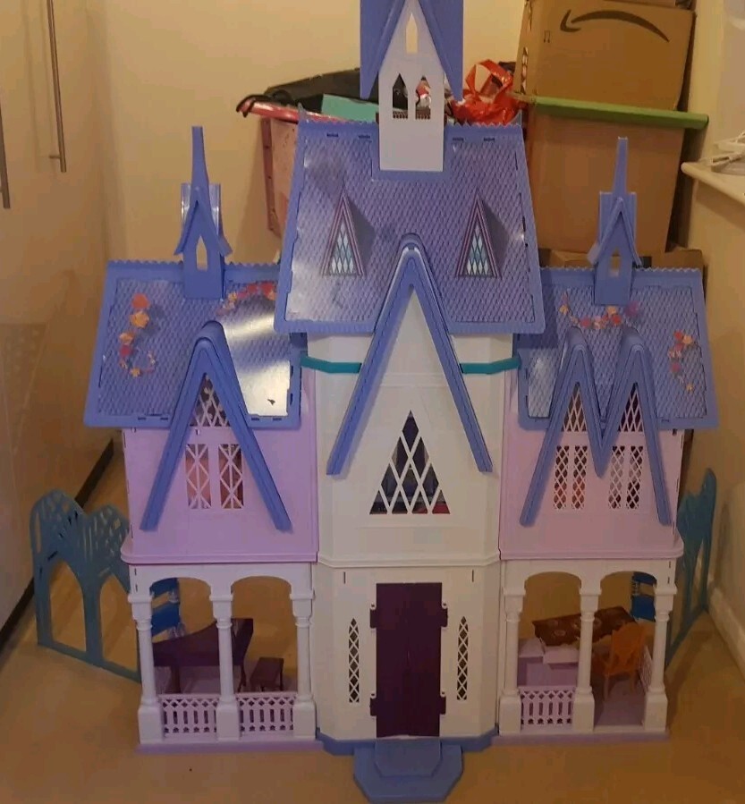 Disney Frozen Elsa Ultimate Arendelle Castle Doll House Playset