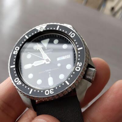 Seiko 7548-7000 Vintage Day Date Black Slv St.Steel 150M Quartz