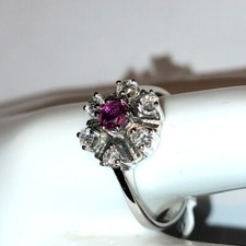 s.gt. Investition 0,36ct Brillantring 14ct Weissgold Rubin Blütenform NEU RW 55