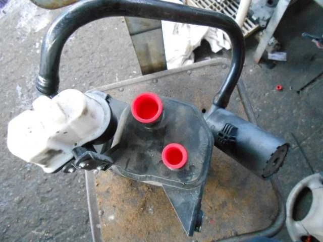 Bote de carbón de vapor de combustible BMW 528I 2008 Foto 2 de 2