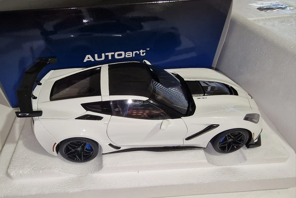 Decals 1/18 Chevrolet Corvette C7 ZR1 Autoart - Immagine 2 di 4