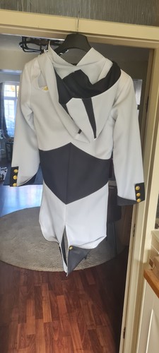 Assassin's Creed Cosplay Jacket Hooded Tailcoat White Black Costume Size Small. - Afbeelding 2 van 3