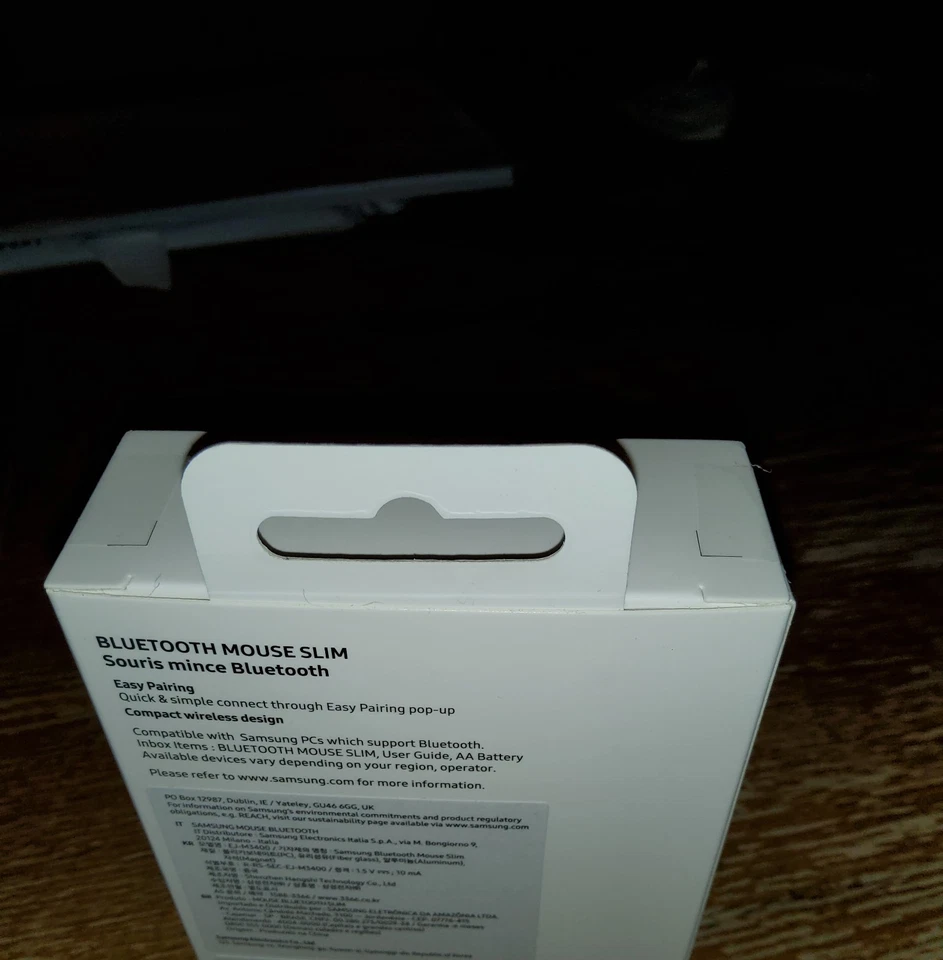 Brand New Samsung Bluetooth Mouse Slim Black - Image 4 of 4