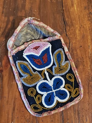 Antique OLD Native American Indian N Plains blackfeet beaded