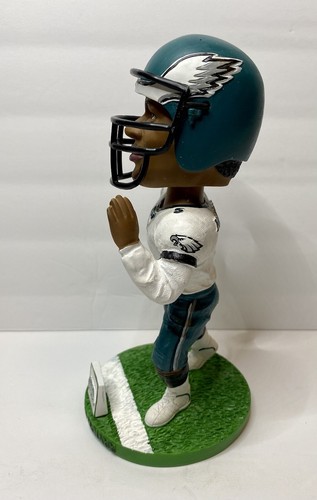 DONOVAN MCNABB PHILADELPHIA EAGLES 2003 MBNA PROMOTIONAL BOBBLEHEAD - Picture 3 of 6