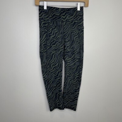 Sweaty Betty Zero Gravity Green Animal Print Cropped 20  Leggings Size XS
