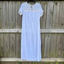 Vintage Barbizon Off White Floral Accented Nightgown