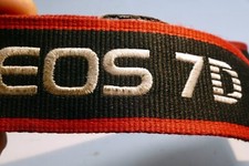 Canon EOS 7D SLR Digital Camera Neck Shoulder Strap - used - Genuine OEM
