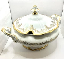 Weimar Porzellen Katharina #14051 Soup Tureen Flowers w Heavy Gold Trim