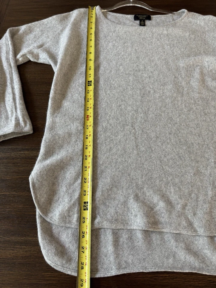 Suéter de cachemir relajado para mujer pequeño gris plateado metálico brillante Charter Club Foto 4 de 4