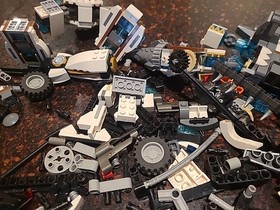 LEGO Legends of Chima 70223 Icebite's Claw Driller Parts And Various Other