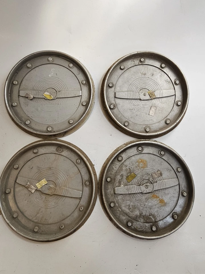 Set of 4 1994 - 1997  Ford Thunderbird Wheel Center Caps OEM GENUINE - Image 4 of 4