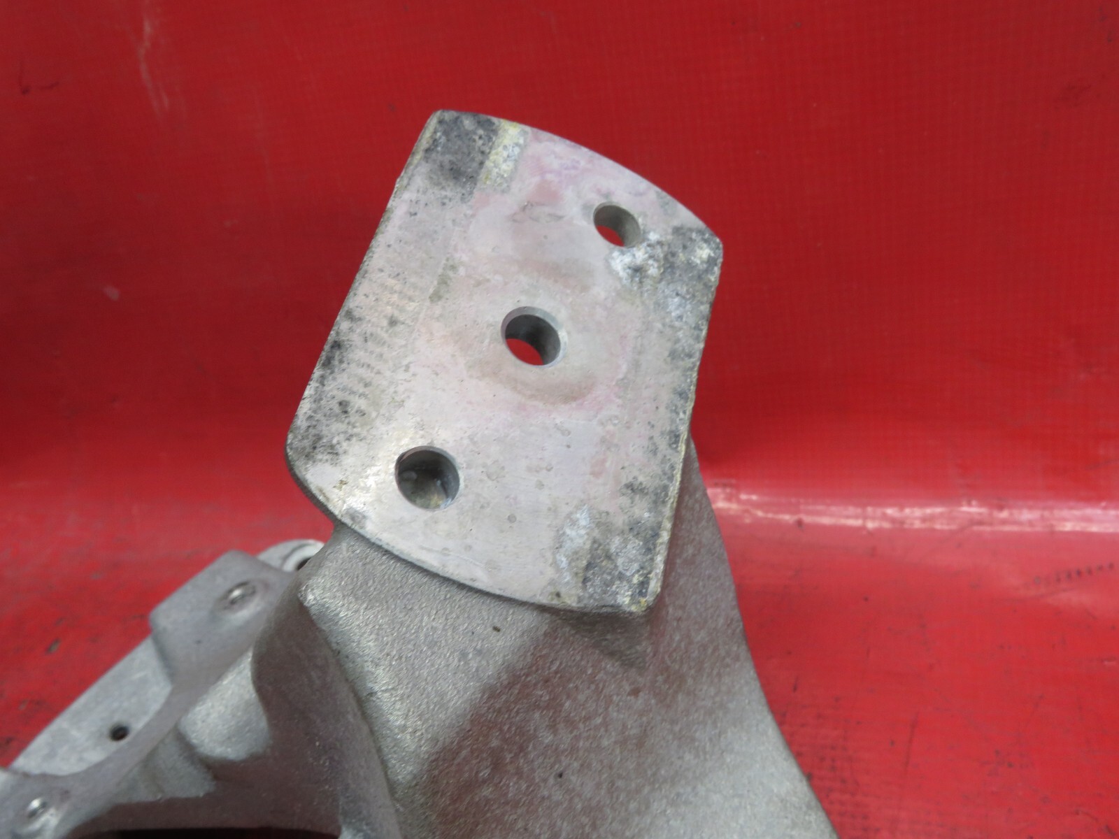 2006 BENTLEY FLYING SPUR  RIGHT PASSENGER MOTOR MOUNT BRACKET