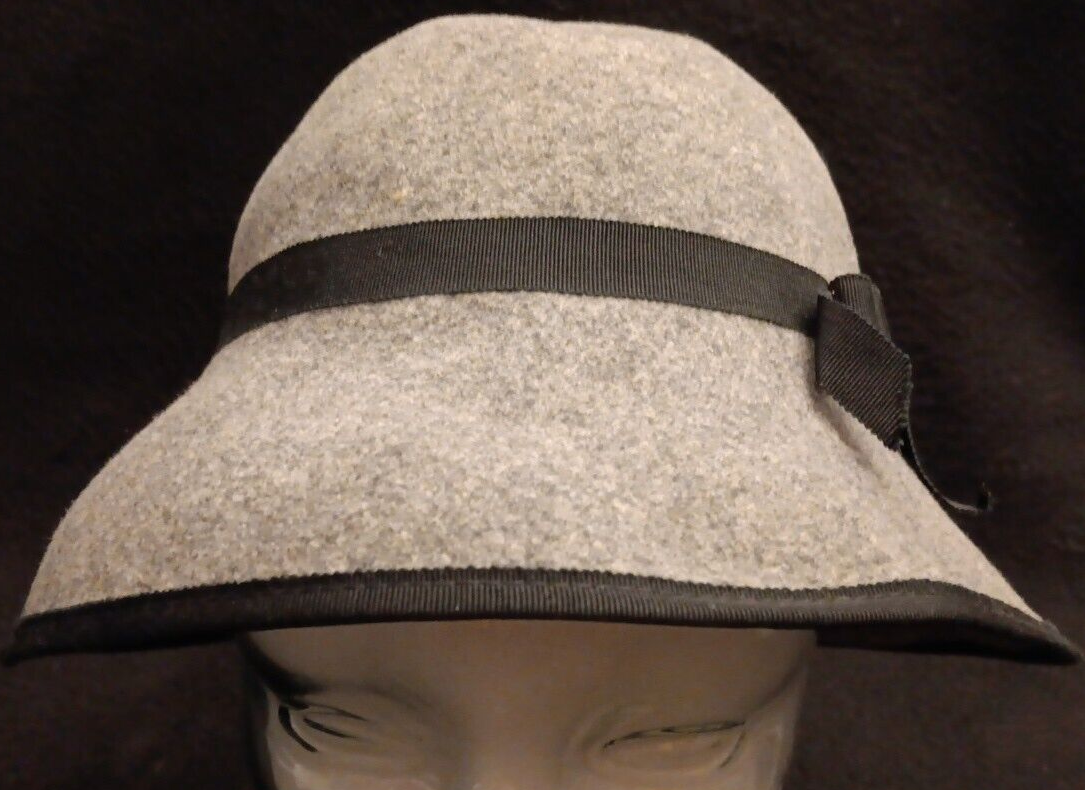 Vtg Women display picture 2