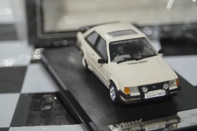 Miniature Ford Escort MK3 XR3i 1983 - Vitesse 1:43 - Blanche - Neuve En Boîte