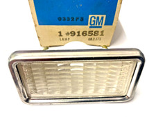 NOS GM BOXED 916581 FRONT CLEAR SIDE MARKER LAMP 1968 CORVETTE C3 327 427