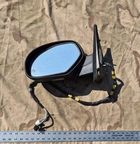  07 08 SUBURBAN TAHOE LEFT POWER MIRROR TURN SIGNAL POWER FOLD 25779848