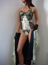 VICTORIAS SECRET DESIGNER COLLECTION VERY SEXY MESH LACE SATIN CORSET THONG 34C