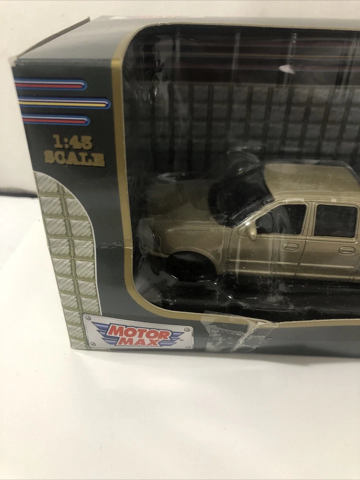 American Classics 1:43 Scale Ford Pickup w/Ford Deluxe on Trailer Set Rare - Image 3 of 4