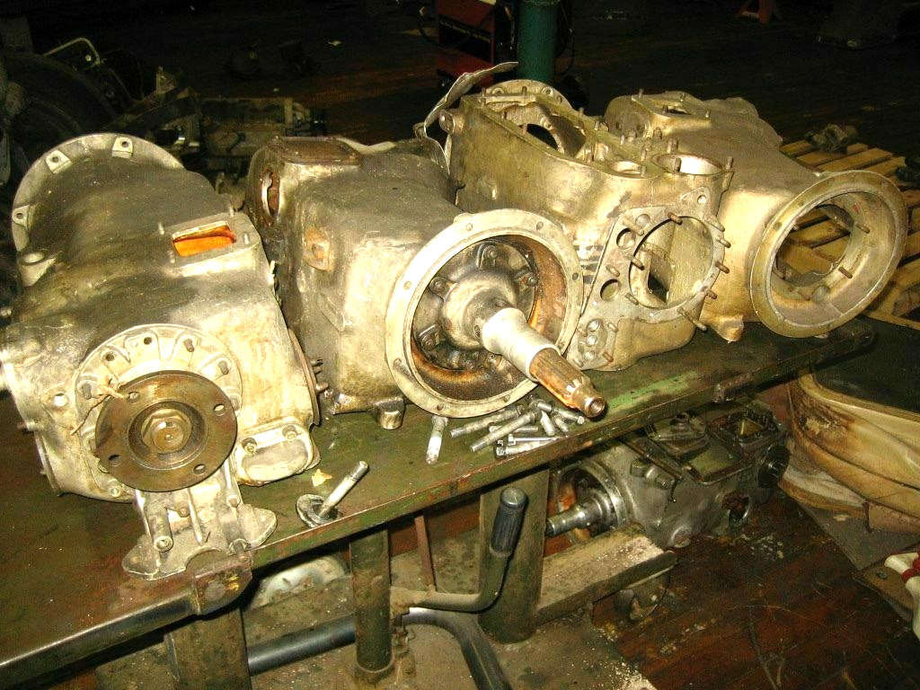 DERBY BENTLEY 'SPECIAL' BUILDER? GEARBOX BRACKET.  HUGE STOCKS 46-54 ROLLS ROYCE