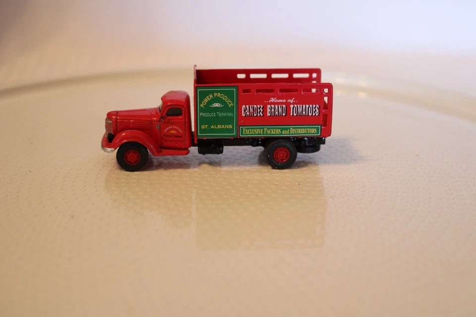 Грузовик для доставки помидоров марки HO Scale Imex, Candee, красный, собранный - Изображение 3 из 4