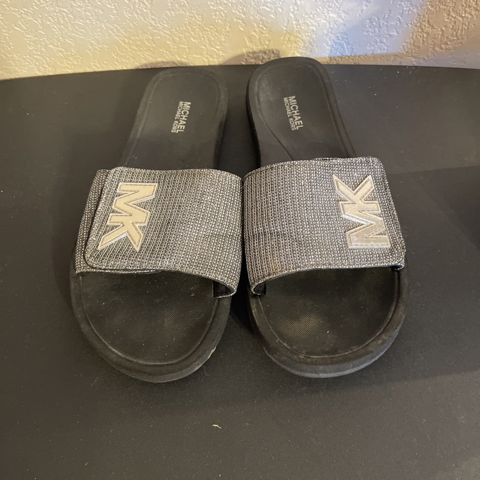 MICHAEL KORS MK LOGO PIXIE GLITTER ADJUSTABLE POO… - image 1