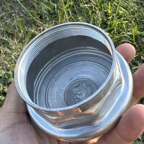 ✨Barn Find✨ OG Antique 1926 - 1929 Pontiac Aluminum Threaded Center Hubcap - Picture 5 of 12