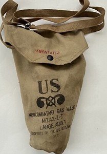 WWII US Non-Combatant Gas Mask MI2-I-I Large Adult with pouch.