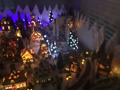 Christmas Village Display Platform 4'x8' L Size Well Lemax