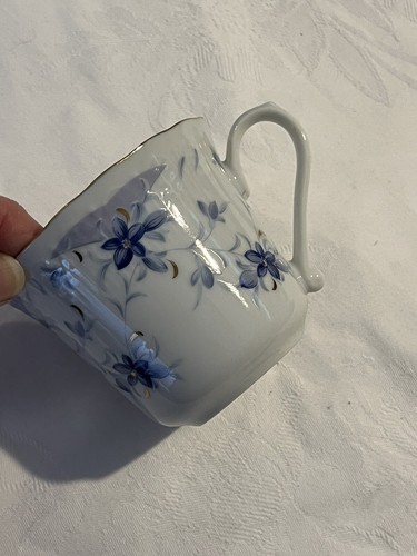 VINTAGE KYOTO IMPERIAL PORCELAIN BLUE & WHITE FLORAL CUP & SAUCER- MADE IN JAPAN - Picture 14 of 21