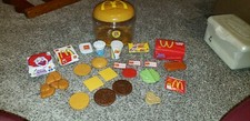 2003 CDI McDonalds Play Pretend Food----Hamburger Case w/ Food