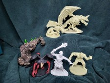 Bulk Lot of 30 D D Dungeons  Dragons Tabletop Miniatures