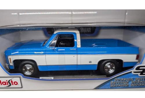 Maisto 1:18 Chevrolet C10 Cheyenne Super 1974 – Modello Diecast Bianco E Blu