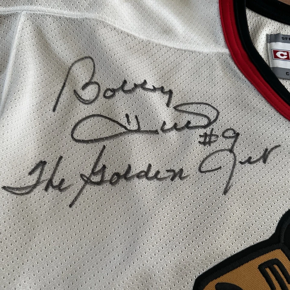 Vintage CCM Chicago Blackhawks Jersey Bobby Hull 9 Golden Jet Signed White Large - Image 3 of 4