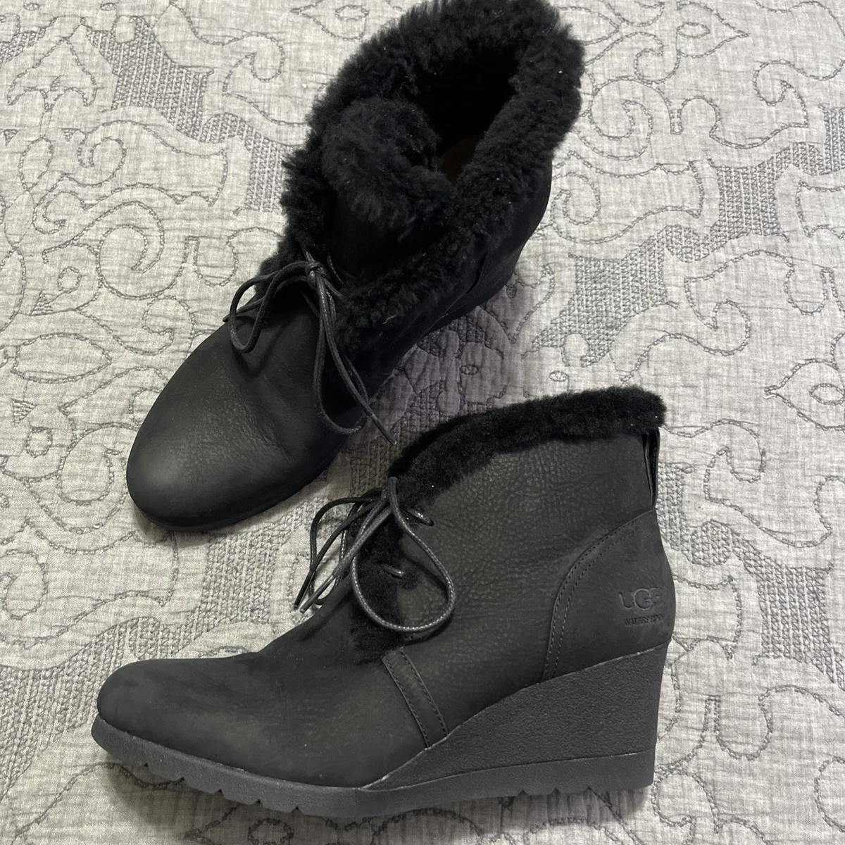 UGG Emalie Winter Ankle Wedge Boots Womens Size 7 EU 38 Black Leather Zip Buckle UGG Emalie Winter Ankle Wedge Boots Womens Size 9 EU 40  main image 2