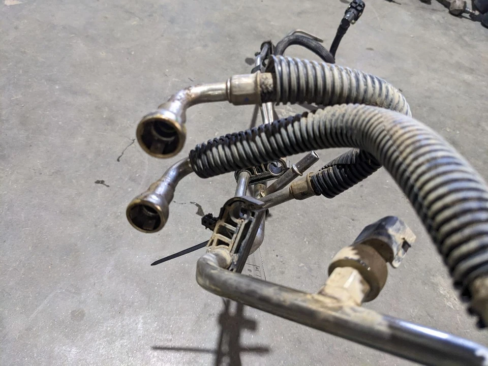 GMC SIERRA 2500 HD 2020-2025 6,6 L diésel enfriador de combustible tren manguera tubería 1180051 Foto 4 de 4