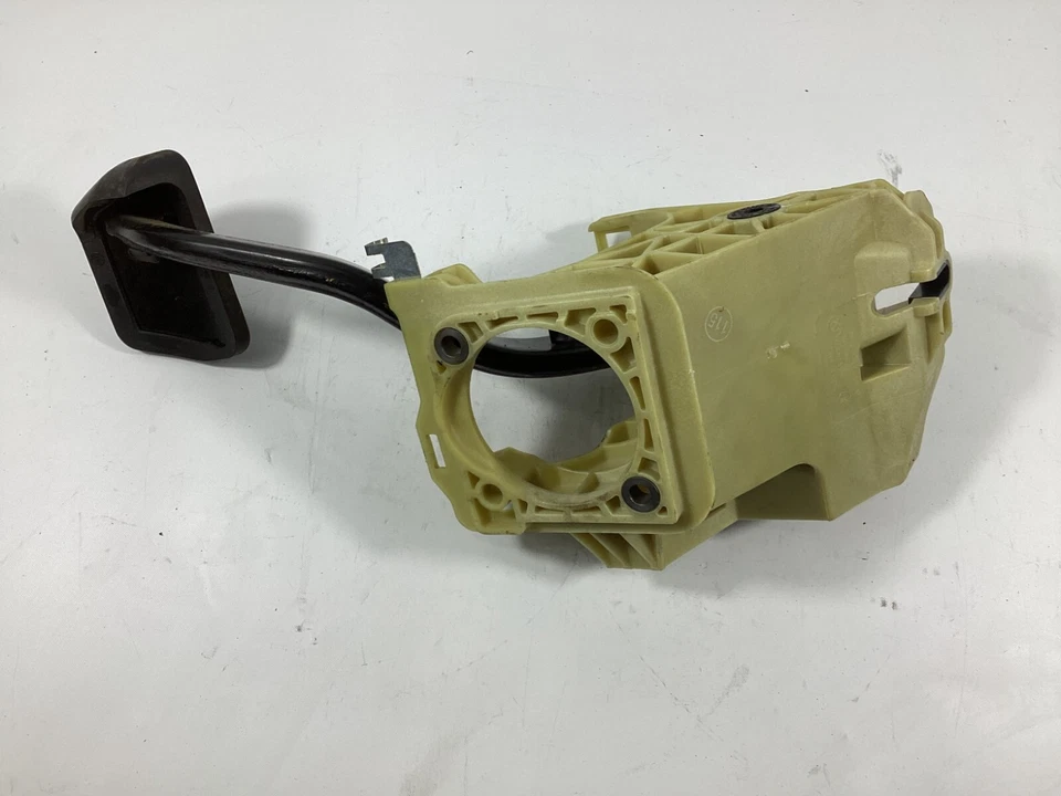 2008 - 2010 BMW 528i 528xi Brake Pedal Assembly 6759944 OEM . - Image 4 of 4