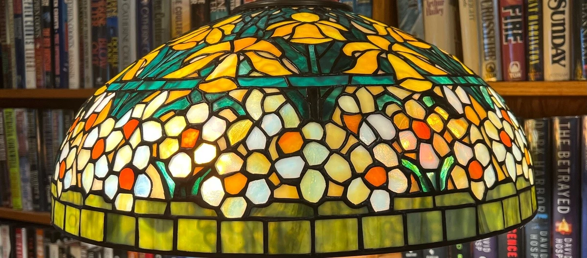 Tiffany 2024 daffodil lamp