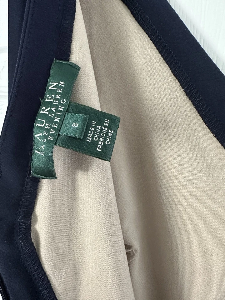 Vestido de renda Ralph Lauren azul marinho e nude tamanho 8 - Imagem 2 de 4