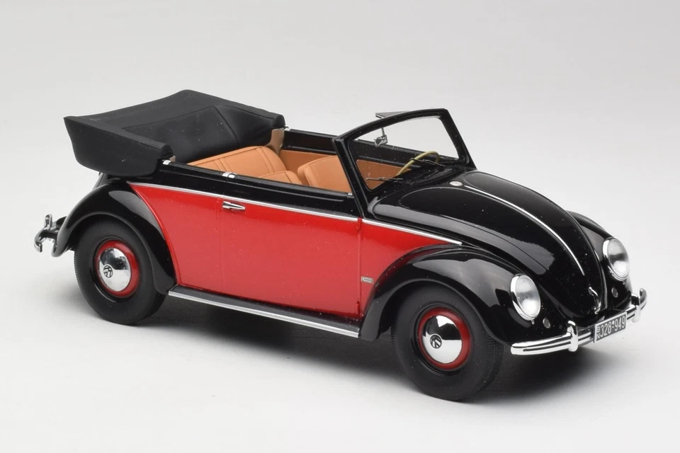 107054132 VW Volkswagen Beetle Convertible Black & Red Minichamps 1/18 - Immagine 4 di 4