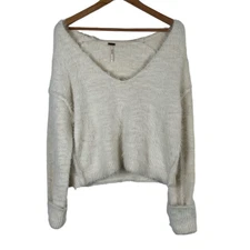 Free People Sweater Size Small Cream Icing Fuzzy V-neck Cozy Bohemian Boho Crop